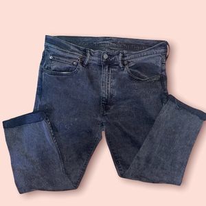 Levi black 519 jeans raw hem, w33 L34